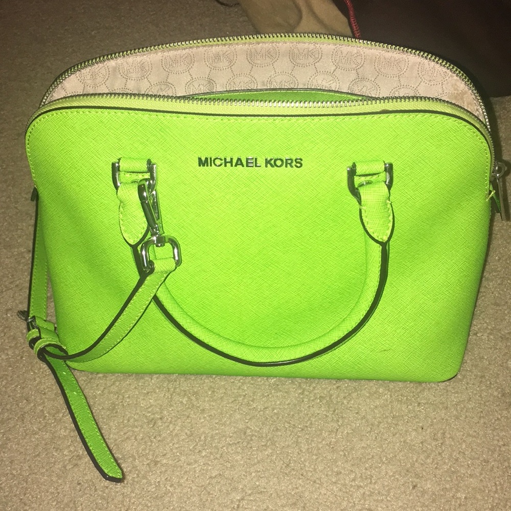 Micheal Kors Purse